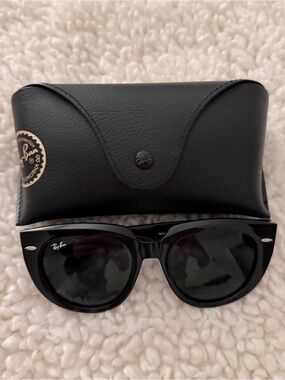 Ray-Ban RB2286 Doreen 901/31 Black Sunglasses 52mm 52-20-145